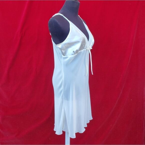 Bed of Roses sheer ivory chemise - Picture 3 of 14